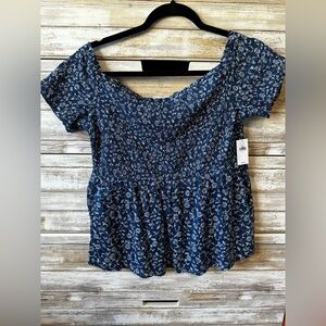 NWT. Old Navy, blue and white patterned top in size large.